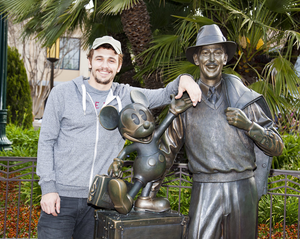 James-Franco-got-up-close-personal-statue-Walt-Disney