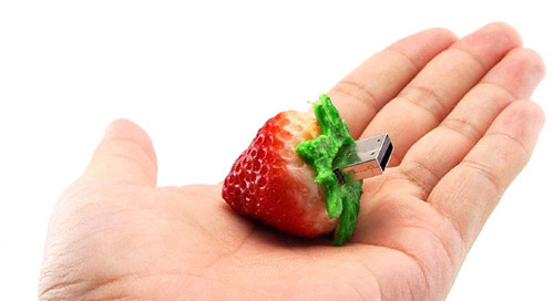 realistic-usb-flash-drives-strawberry
