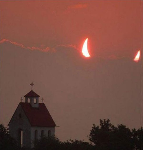 eclipse-devil-horns-church-perfect-timing