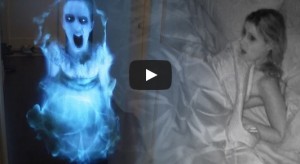 Novio bromista aterroriza a su pareja con holograma de un fantasma