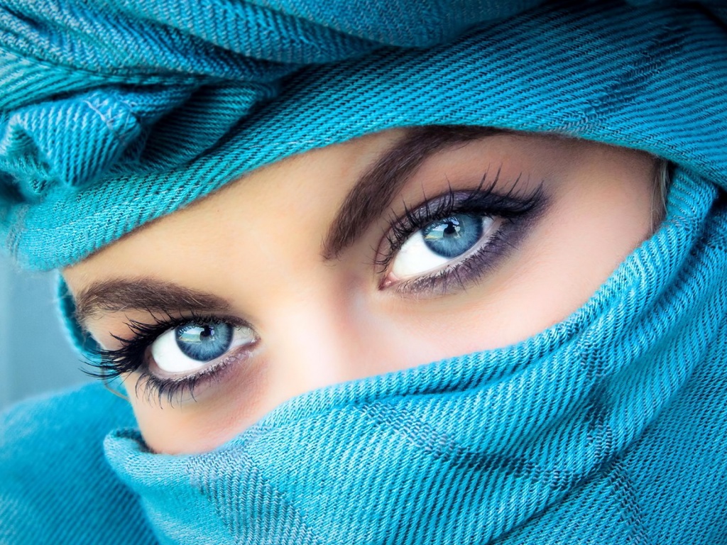 mujer-ojos-azules1