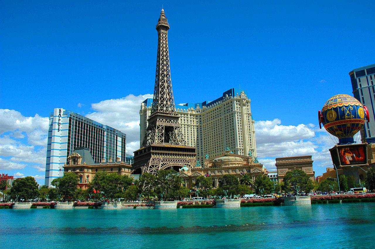 1280px-Torre_Eiffel_(Las_Vegas)