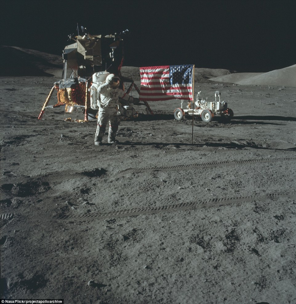 2D1C0DD200000578-3260346-As_the_Apollo_missions_went_on_technology_became_more_advanced_A-m-64_1444042193668