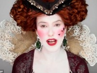 Un video recrea los dos mil años de maquillaje: de una diosa griega a una belleza moderna vampy