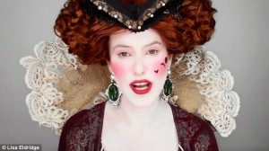 Un video recrea los dos mil años de maquillaje: de una diosa griega a una belleza moderna vampy