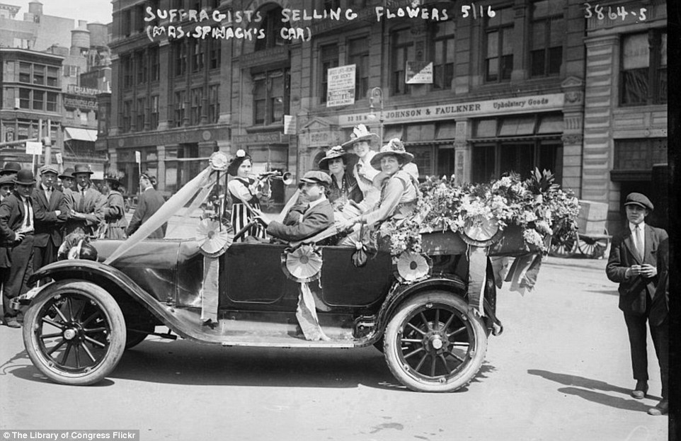 2DA0E0EB00000578-3282754-Pushing_boundaries_Suffragists_selling_flowers_on_the_streets_in-a-40_1445587040684