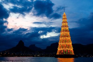 Conoce los árboles más impresionantes de Navidad en el mundo