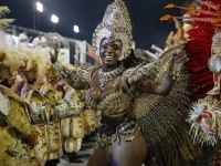 Ya es Carnaval en Río: Festival de cinco días de auténtica locura se pone en marcha a pesar del temor Zika.