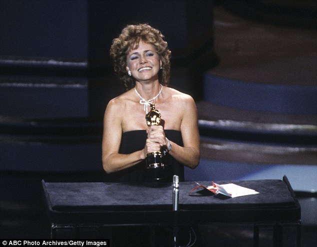 3101E34200000578-3437766-In_1985_a_clearly_emotional_Sally_Field_accepted_the_award_for_B-a-82_1455293397788