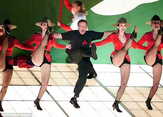 3106ED9200000578-3437766-At_the_72nd_Academy_Awards_in_2000_much_loved_actor_and_comedian-a-64_1455293396424