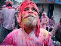 Explosión de color en la India: el festival hindú de Holi