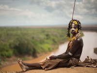 El mundo perdido del valle del Omo: fotografías increíbles revelan las comunidades tribales vírgenes de Etiopía.