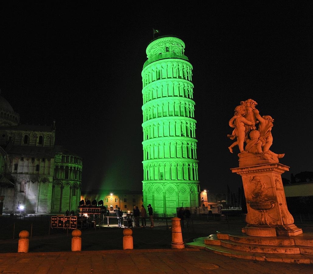REPRO FREE 16/03/2015, Pisa, Italy – Tourism Ireland’s annual Global Greening initiative, to celebrate the island of Ireland and St Patrick, has gone from strength to strength – from its beginning in 2010, with just the Sydney Opera House going green, to this year, when about 150 landmark buildings and iconic sites across the world will turn a shade of green for our national day. PIC SHOWS: The Leaning Tower of Pisa joins Tourism Ireland’s Global Greening initiative, to celebrate the island of Ireland and St Patrick. Pic – Sarto Roberto (no repro fee) Further press info – Sinéad Grace, Tourism Ireland 087 685 9027