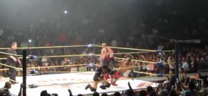 ¡TRAGEDIA! MUERE UN LUCHADOR POR UNA PATADA DE REY MISTERIO. VEA EL VIDEO