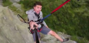 VIDEO CON IMÁGENES IMPACTANTES: SALTOS DE PUENTING EXTREMOS