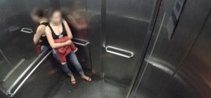 EL VIDEO DE BROMA DE LAS ABEJAS EN EL ASCENSOR