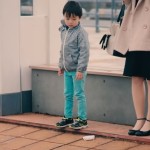 MIRA COMO REACCIONAN ESTOS NIÑOS CUANDO UN ADULTO EXTRAÑO DEJA CAER SU BILLETERA MIRA COMO REACCIONAN ESTOS NIÑOS CUANDO UN ADULTO EXTRAÑO DEJA CAER SU BILLETERA
