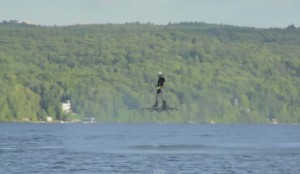 NUEVO RECORD GUINESS DE VUELO EN HOVERBOARD EL SKATE DE VOLVER AL FUTURO