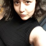 CONOCE A CHICA UNIVERSITARIA QUE SE NIEGA A AFEITARSE EL PELO DEL CUERPO. "SER PELUDA NO TIENE QUE DAR VERGUENZA"