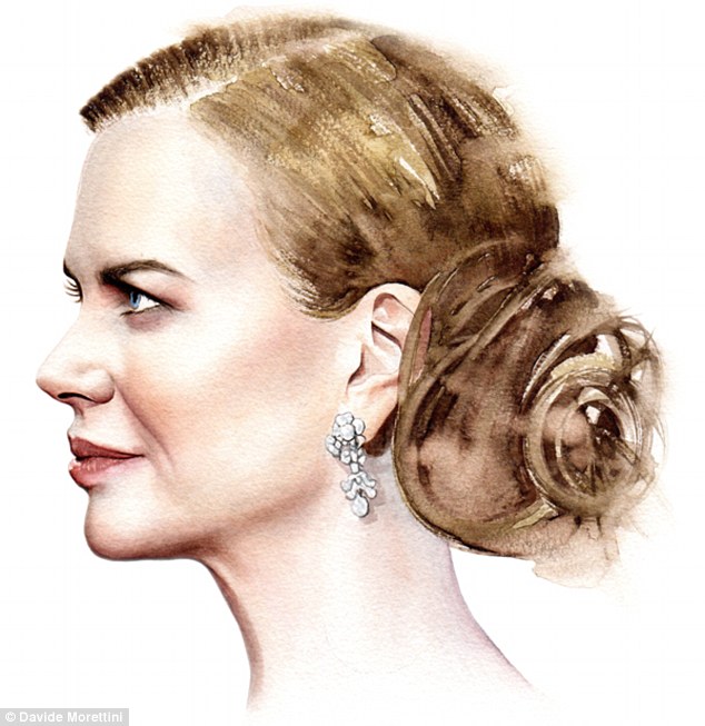 29B6152100000578-3128471-Nicole_Kidman_above_appears_with_her_hair_pinned_up_to_flaunt_so-a-13_1434626341908