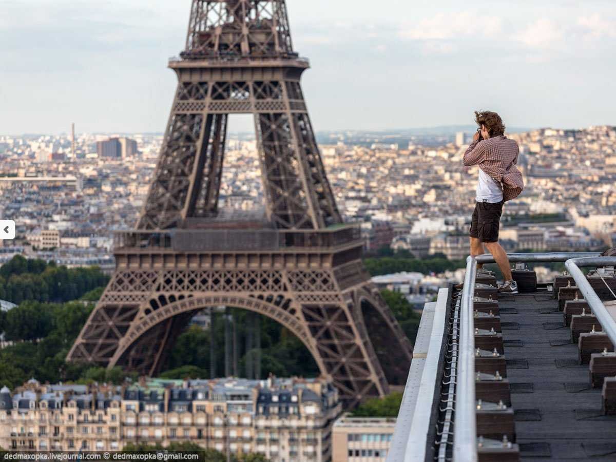 by-climbing-nearby-rooftops-they-got-a-view-of-the-eiffel-tower-that-few-tourists-in-paris-are-able-to-access