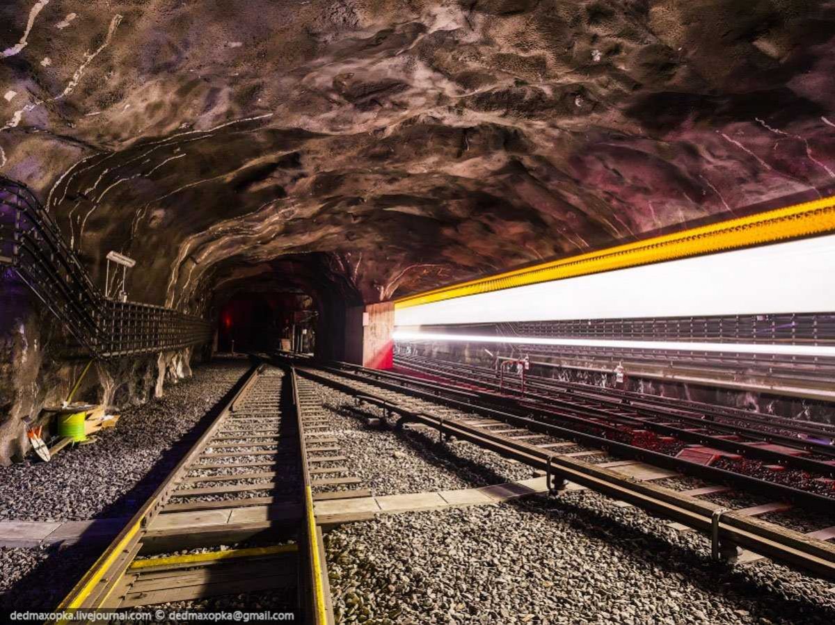 theyve-also-gone-into-industrial-centers-and-underground-tunnels-like-stockholms-subway-system-they-take-dangerous-risks-to-get-these-images-which-is-why-the-pair-never-recommends-others-attempt