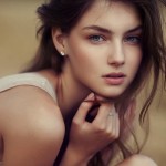 Estudio revela que las mujeres guapas pueden hacer que los hombres dejen de pensar racionalmente