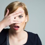 3 maneras sencillas para saber cómo eres en el amor basándote en tu dedo meñique