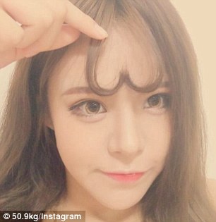 2B2A2ECC00000578-3187562-The_look_is_reportedly_most_fashionable_amongst_teens_and_young_-a-50_1438922088456