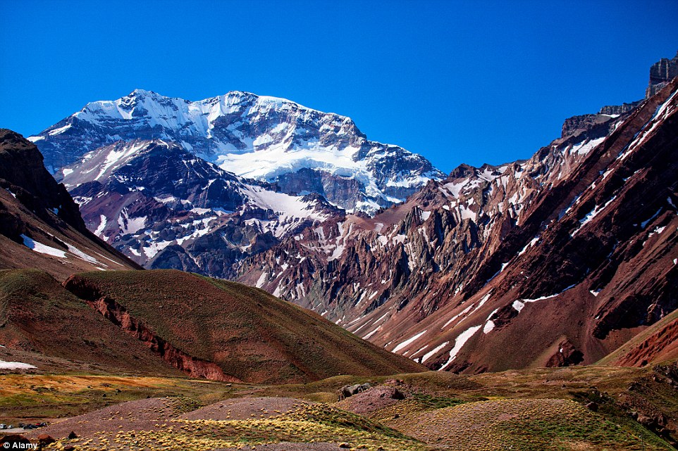 2B4E58A500000578-3193862-Catch_a_glimpse_of_Aconcagua_the_highest_mountain_in_the_America-a-5_1439449182101