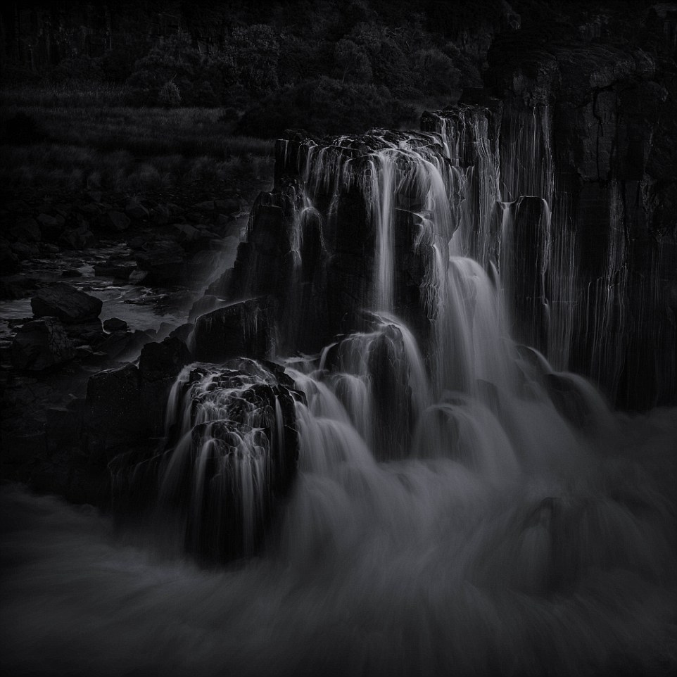 2BBA318800000578-3213890-The_recipient_of_the_Long_Exposure_Award_was_Sydney_based_Fine_A-a-5_1440747268772