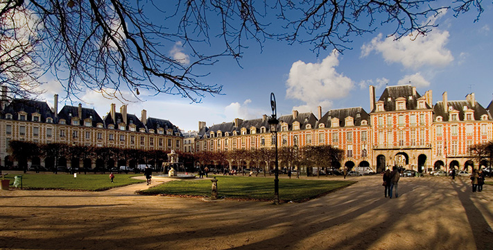 Place-des-Vosges-Paris-Select