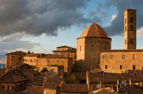 _volterra_volterra_im_sonnenuntergang