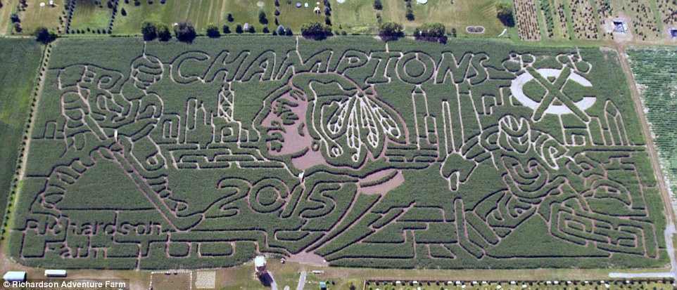 2C0A6A6100000578-3221436-Richardson_Adventure_Farm_Illinois_Over_70_000_flock_to_attempt_-m-14_1441634490117