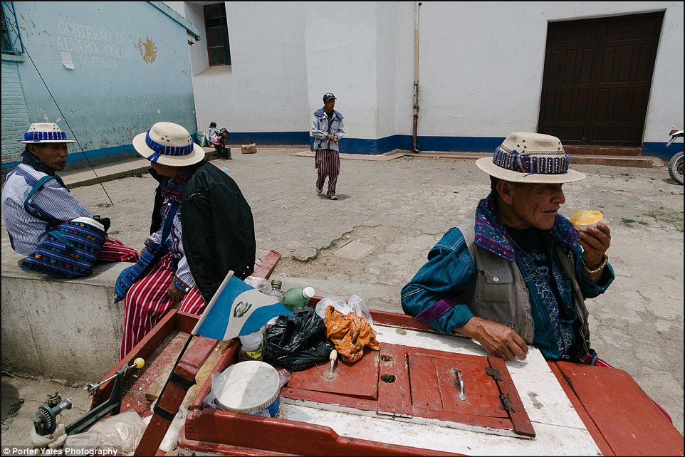 2D04BB3B00000578-3257757-Men_gather_in_a_small_square_in_the_village_of_Todos_Santos_Guat-a-94_1443800106931