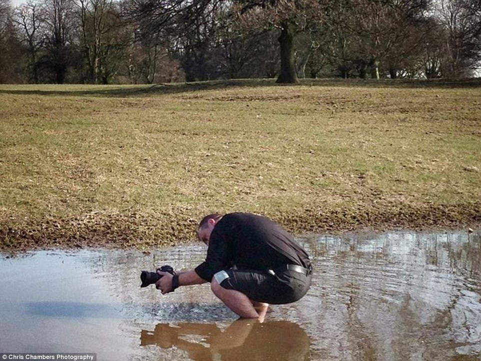 2D51B4F200000578-3266802-Chris_ankle_deep_in_muddy_water_to_create_the_perfect_shot-a-4_1444645617546