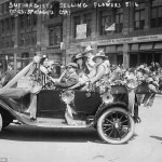 2DA0E0EB00000578-3282754-Pushing_boundaries_Suffragists_selling_flowers_on_the_streets_in-a-40_1445587040684