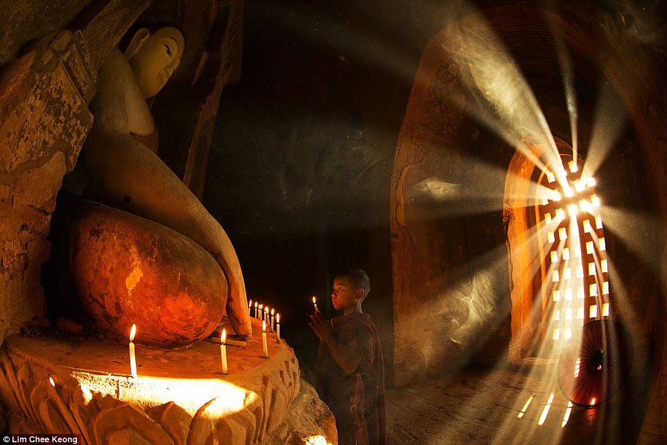 2E08AF5D00000578-0-Travel_At_prayer_in_Bagan_Myanmar_by_Lim_Chee_Keong_You_find_a_l-a-60_1446455899670