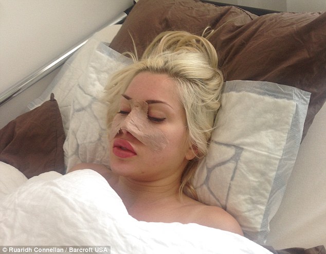 2ECDAC1100000578-3333707-Pixee_says_her_surgeon_agreed_to_remove_her_ribs_because_he_can_-m-27_1448473247320