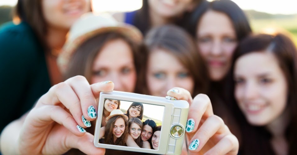 grupo-amigas-fotografia-selfie-1386283121702_956x500