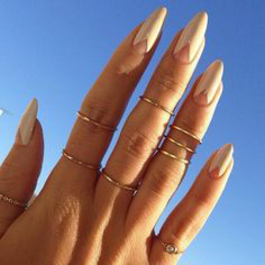 kylie-jenner-luce-una-manicura-reinventada